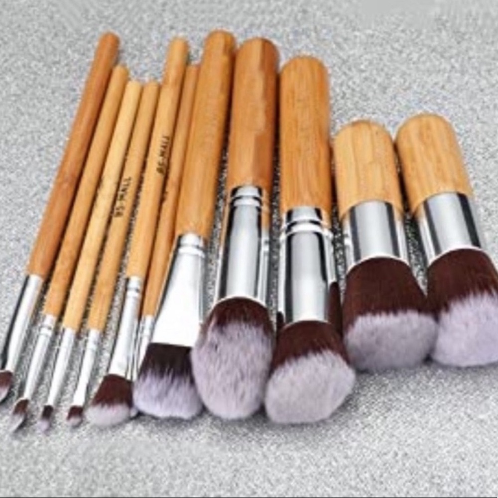 ONLY 1 LEFT!!! Professional Makeup Brushes - Picture 7 of 16